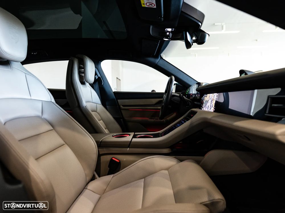 Porsche Taycan Sport Turismo - 45