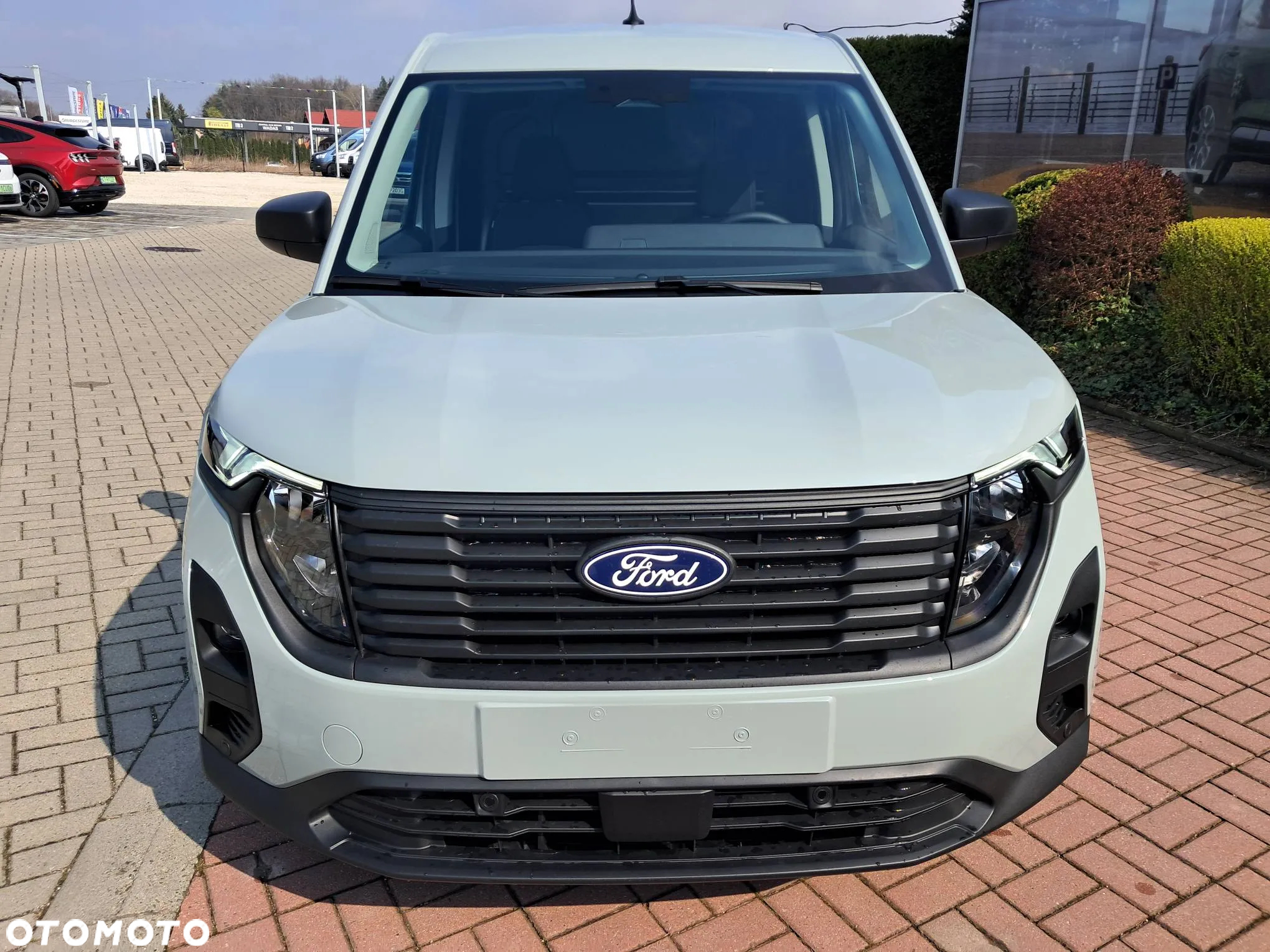 Ford Transit Courier - 4