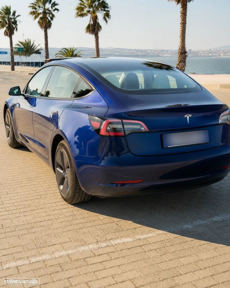 Tesla Model 3 - 3