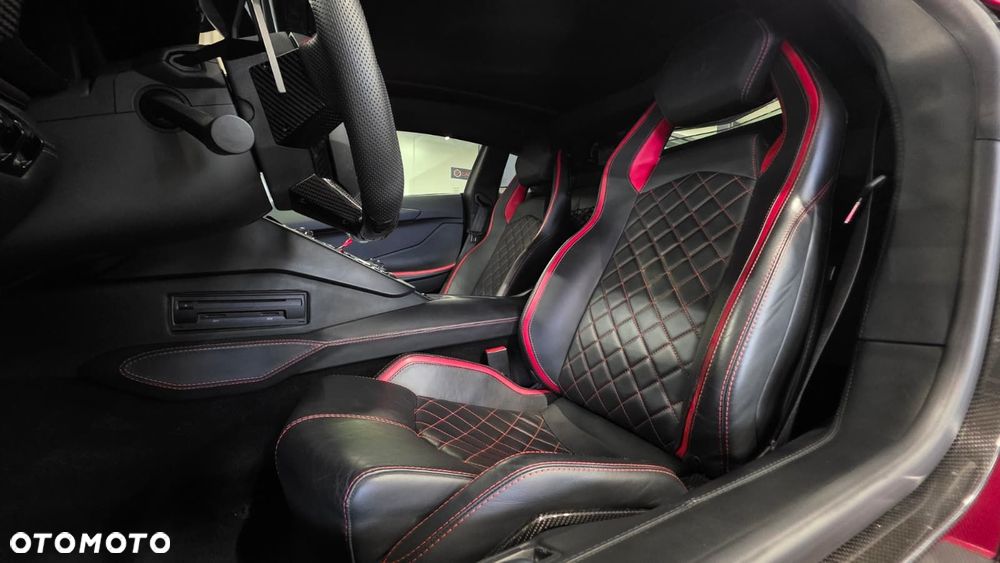 Lamborghini Aventador - 25