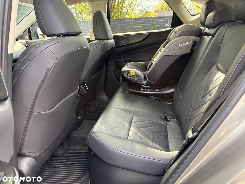 Lexus NX 350h Prestige AWD - 24