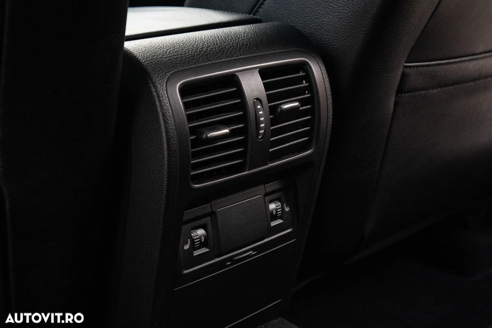 Volkswagen Passat - 11