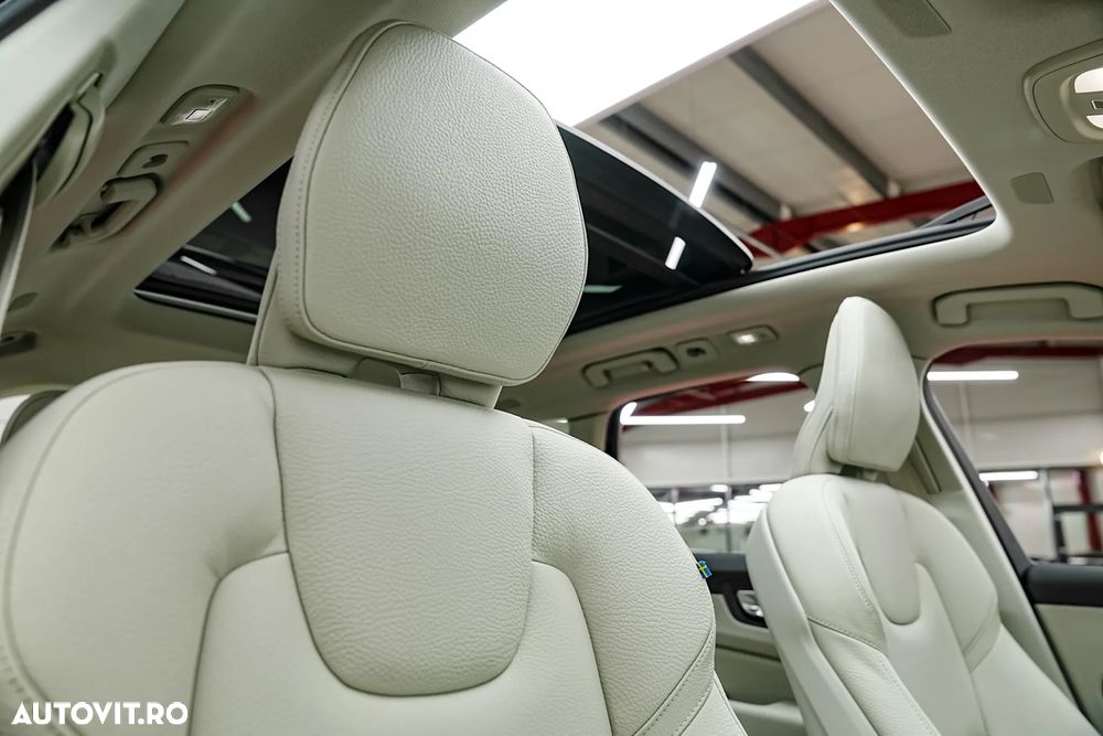Volvo XC 60 Recharge T6 Twin Engine eAWD Inscription Expression - 8