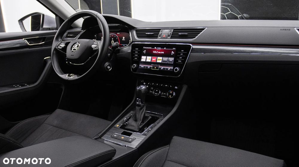 Skoda Superb 2.0 TSI Style DSG - 19