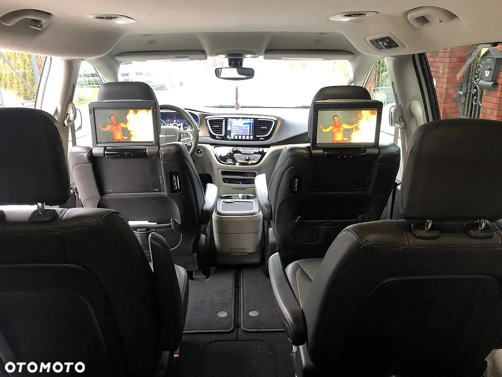 Chrysler Pacifica - 19