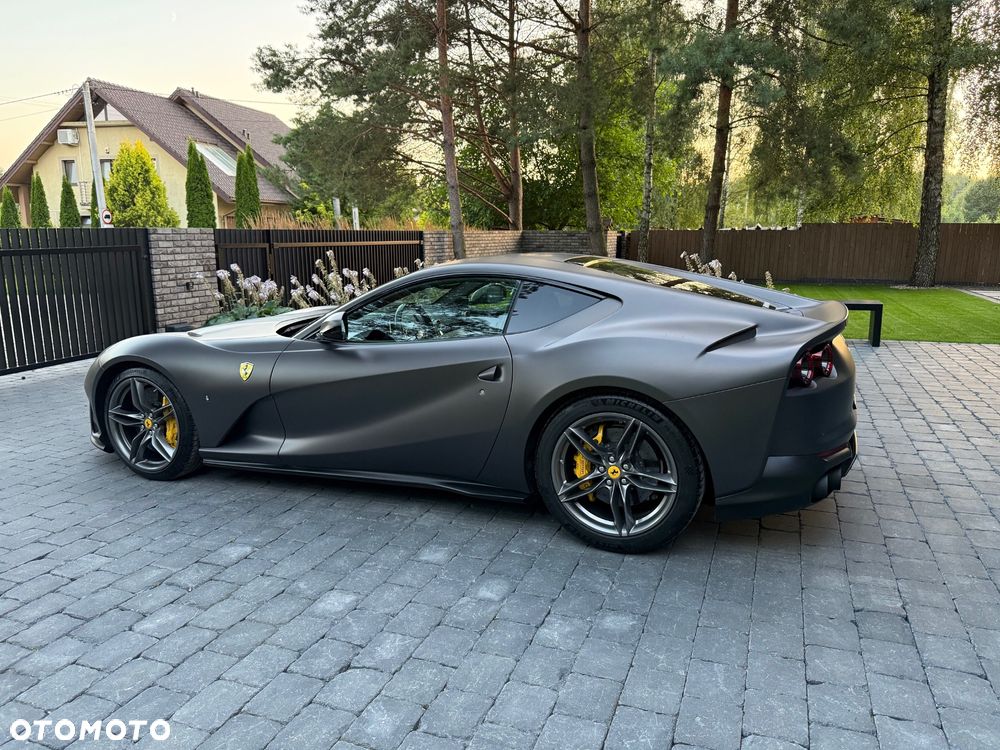 Ferrari 812 Superfast - 9