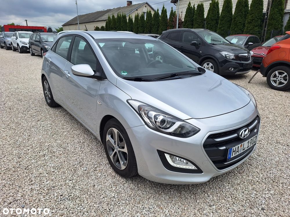 Hyundai i30 blue 1.6 GDI Trend - 12
