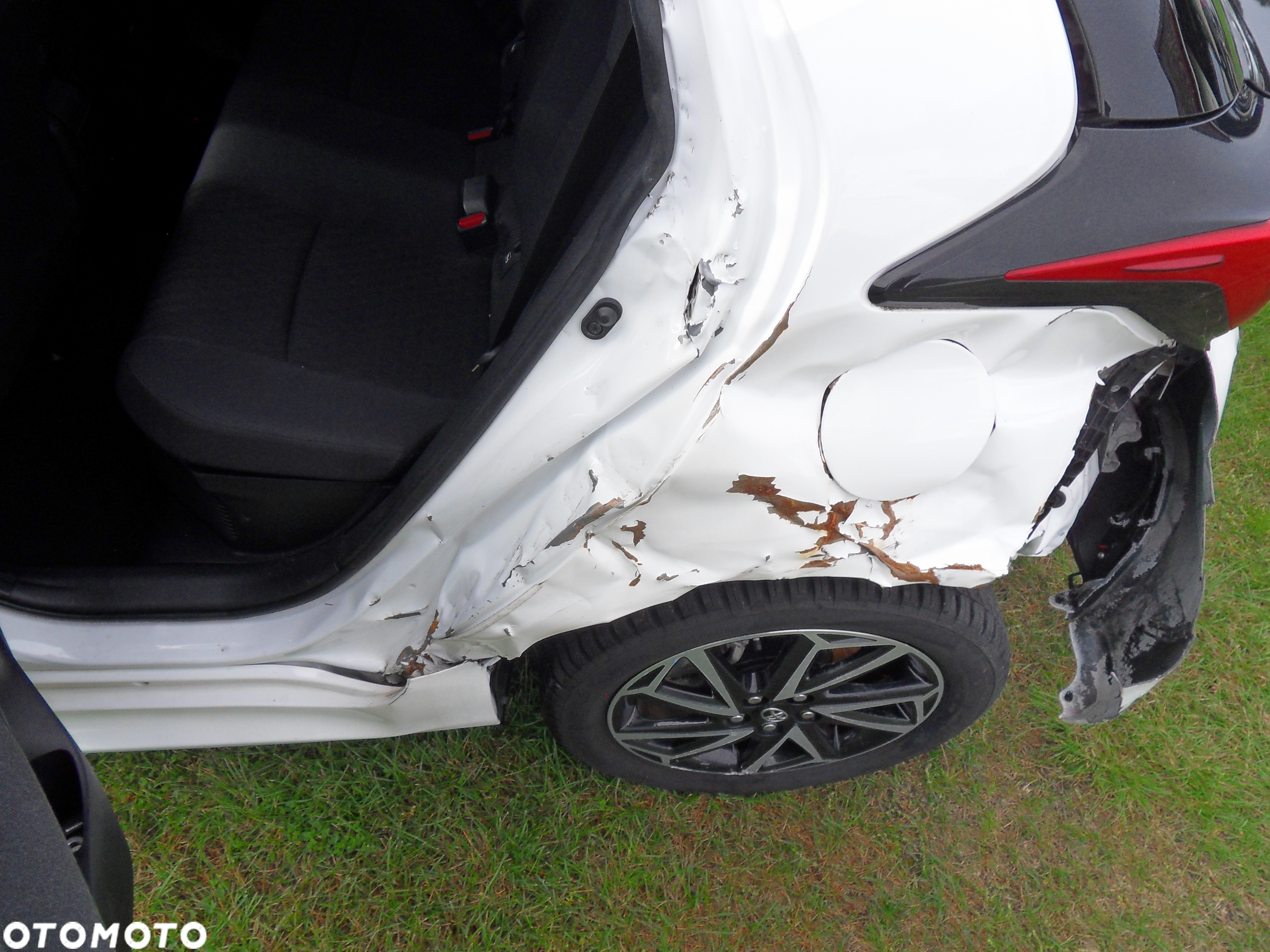 Toyota Yaris Hybrid 1.5 VVT-i Lounge - 11