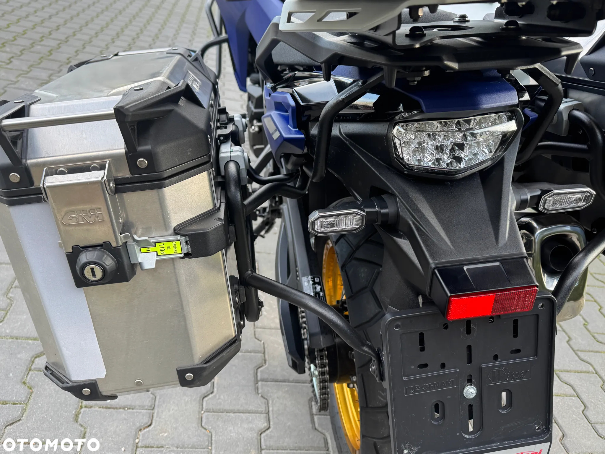 Suzuki DL - 28