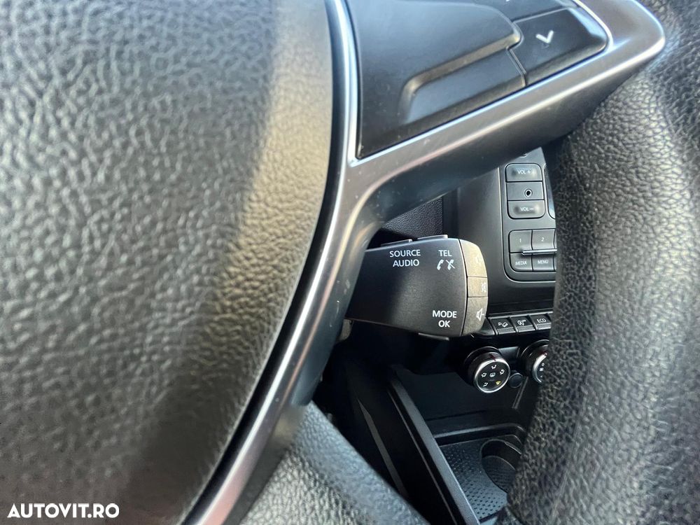 Dacia Duster 1.6 SCe 4WD Comfort - 11