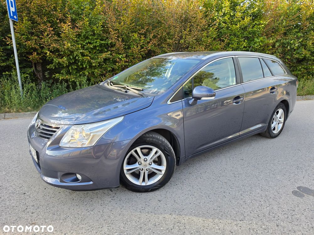 Toyota Avensis 1.8 Comfort - 20
