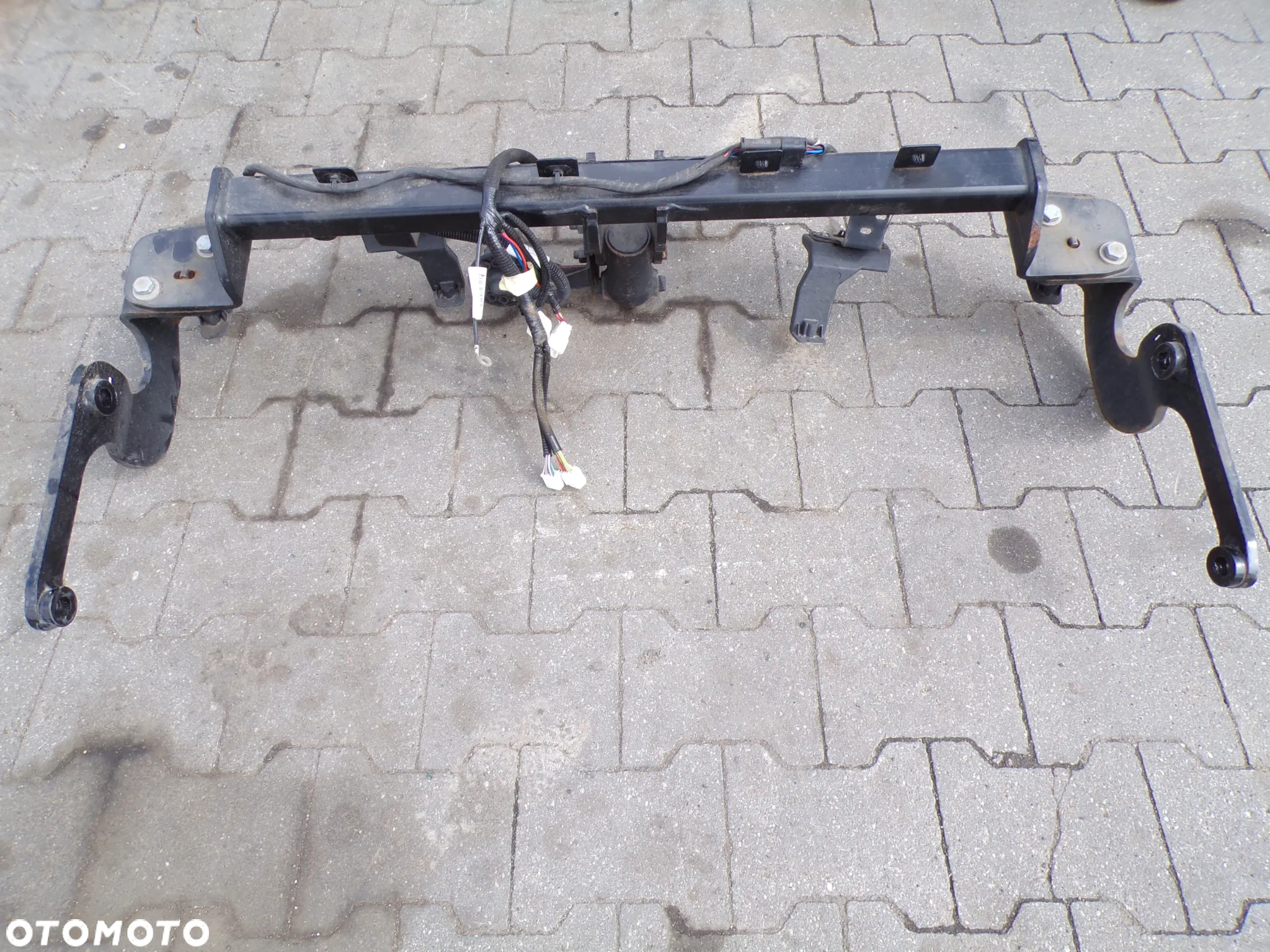 HAK HOLOWNICZY RENAULT CAPTUR II - 5