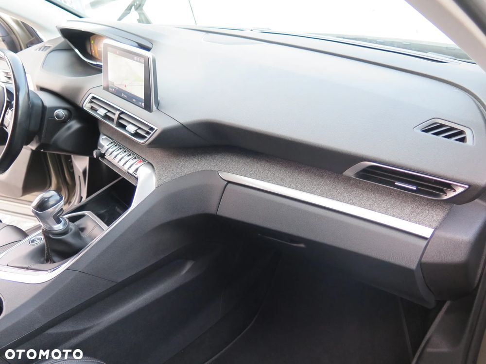 Peugeot 5008 1.5 BlueHDi Allure S&S - 31