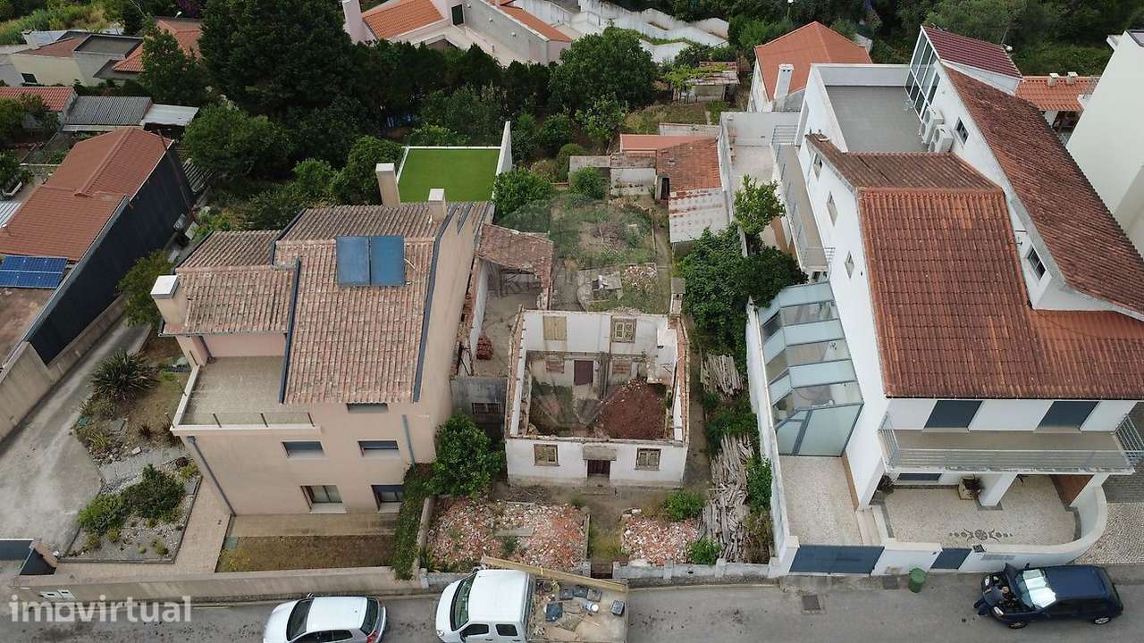 Moradia T3 em rúina inserida num lote com 336m2 à venda em Coimbra - Grande imagem: 3/9