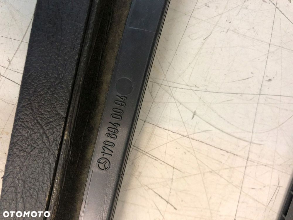 osłona zagłówków tył mercedes r170 2.0 99r 744 - 5