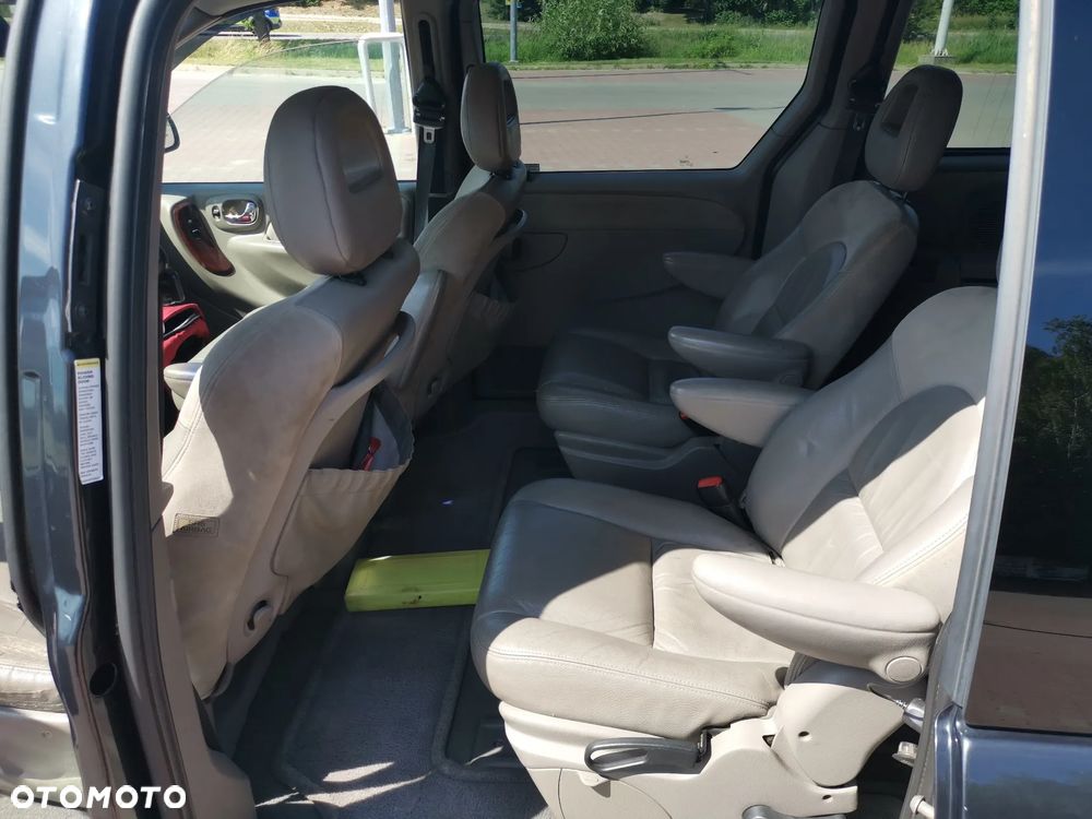 Chrysler Grand Voyager 3.3L Limited - 13