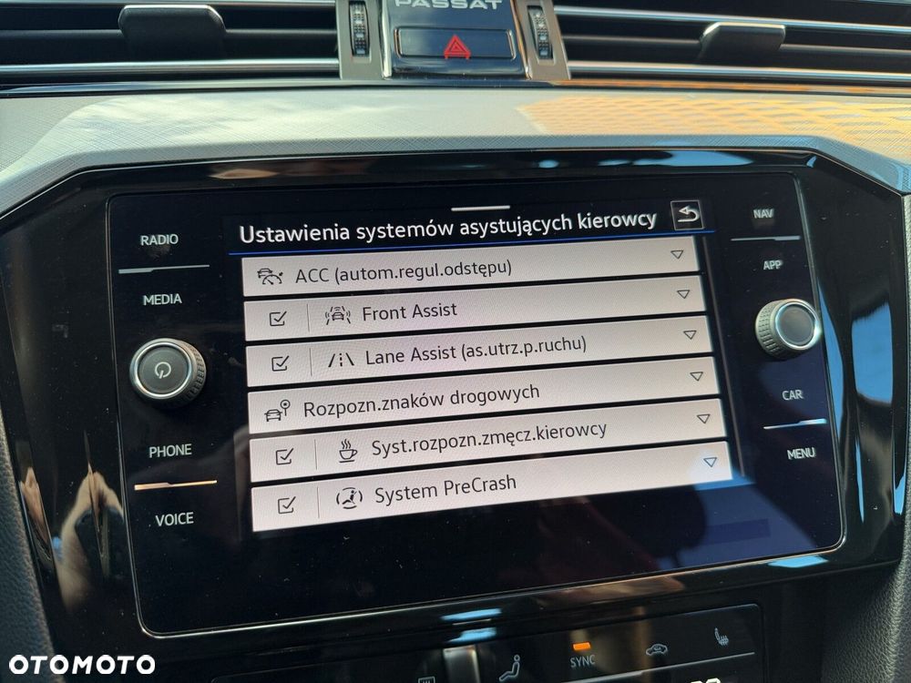Volkswagen Passat - 29