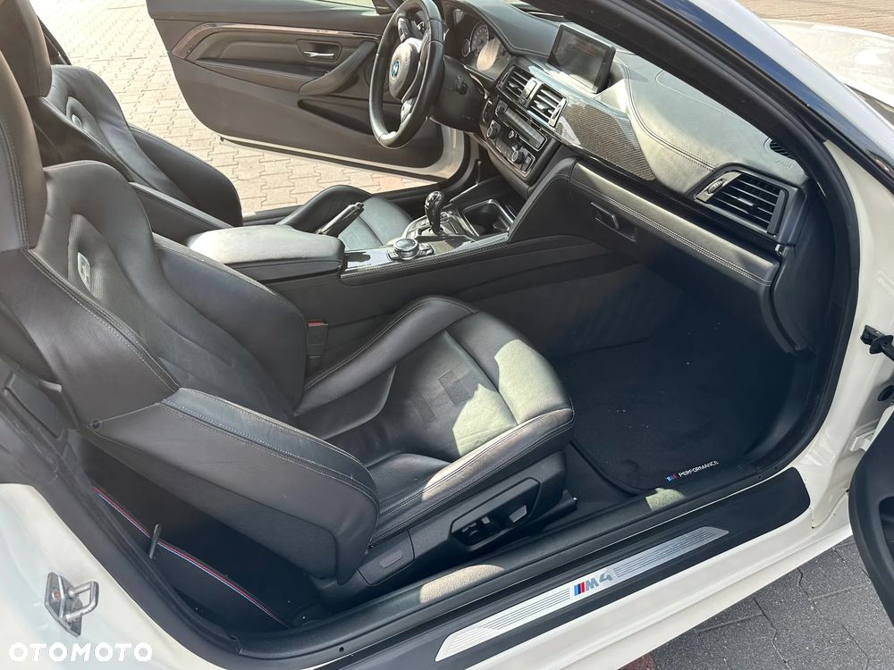 BMW M4 DKG - 15