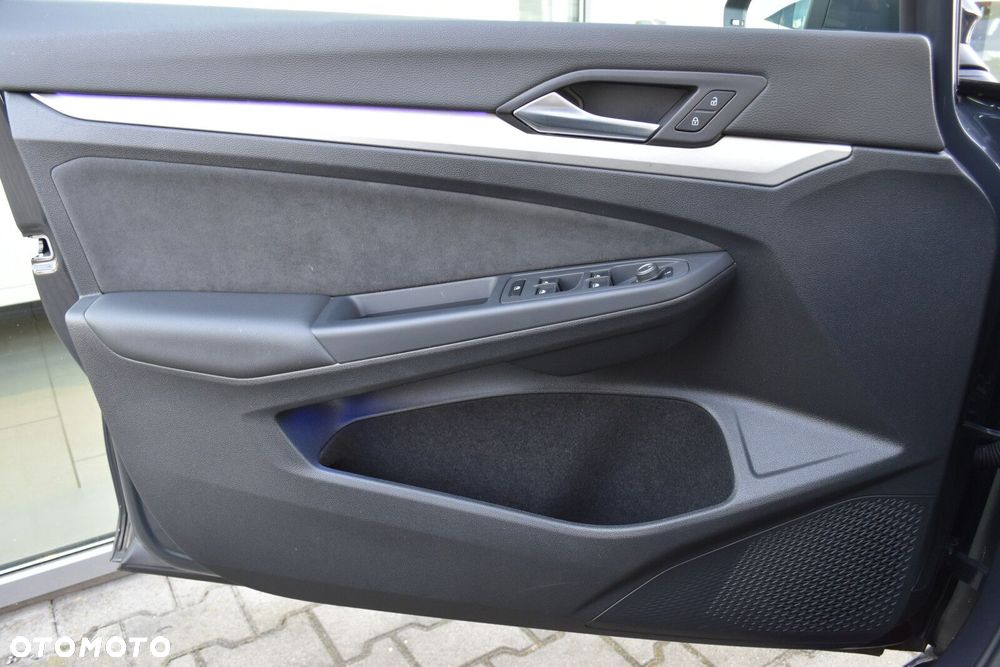 Volkswagen Golf - 23