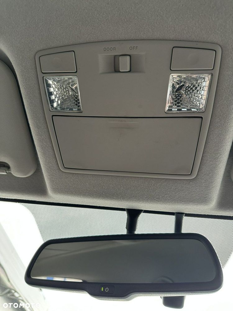 Mazda 5 - 19