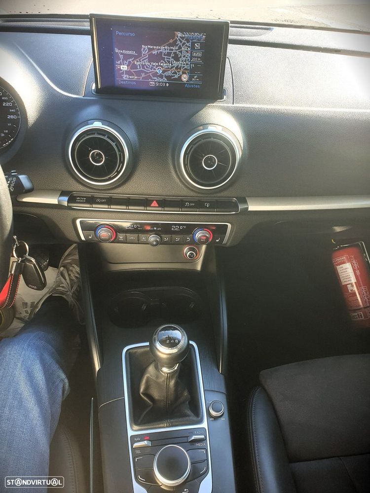 Audi A3 Sportback 1.6 TDI S-line - 31