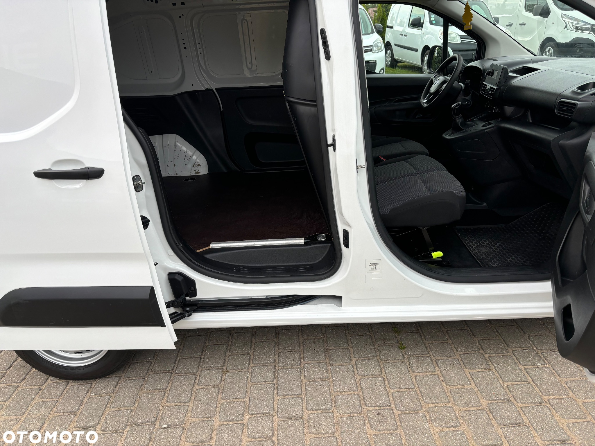 Opel COMBO - 13