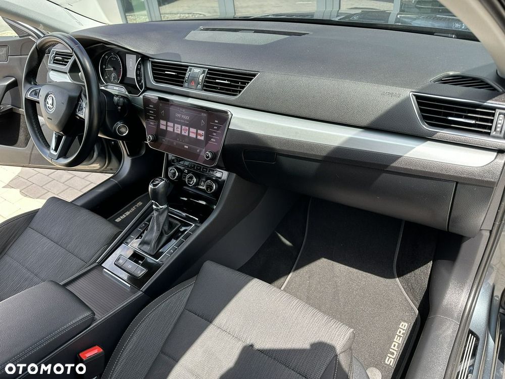 Skoda Superb 2.0 TDI SCR Ambition DSG - 14