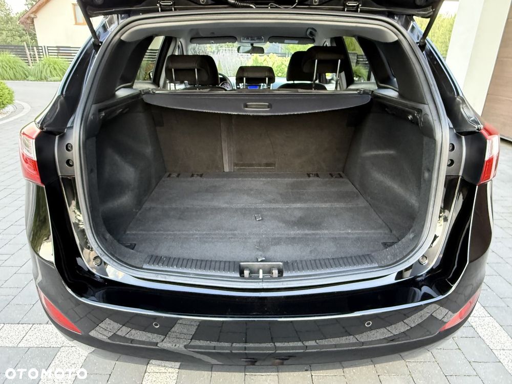 Hyundai i30 i30cw 1.6 Fifa World Cup Edition - 38