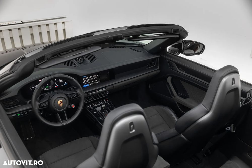 Porsche 911 Carrera GTS PDK - 26