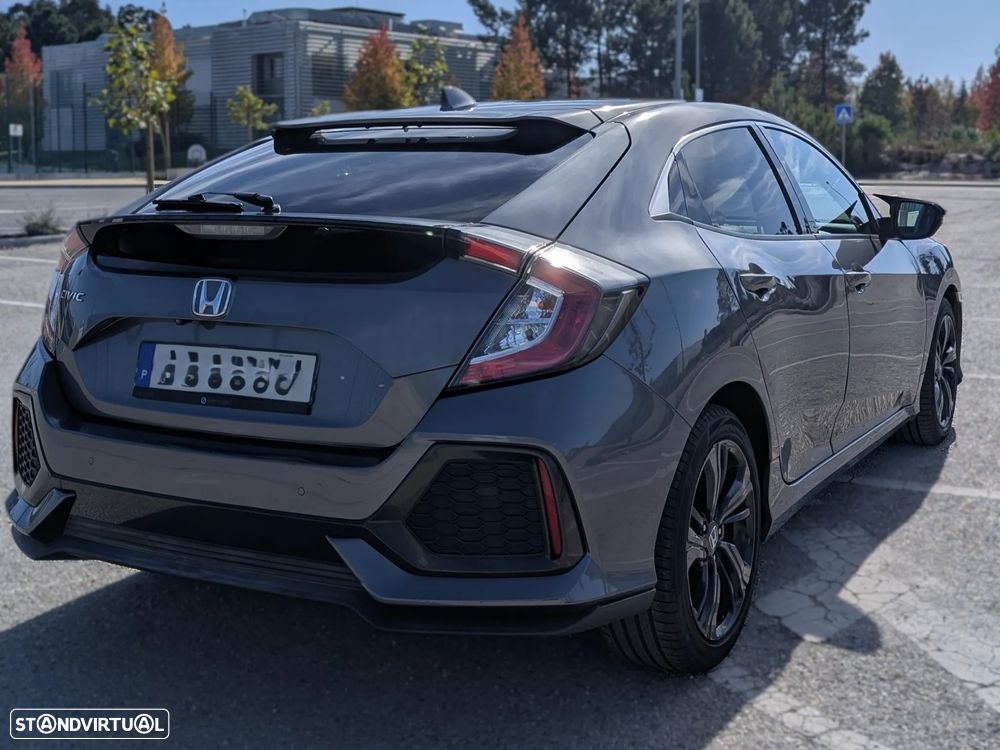 Honda Civic 1.0 i-VTEC Executive Premium CVT - 4