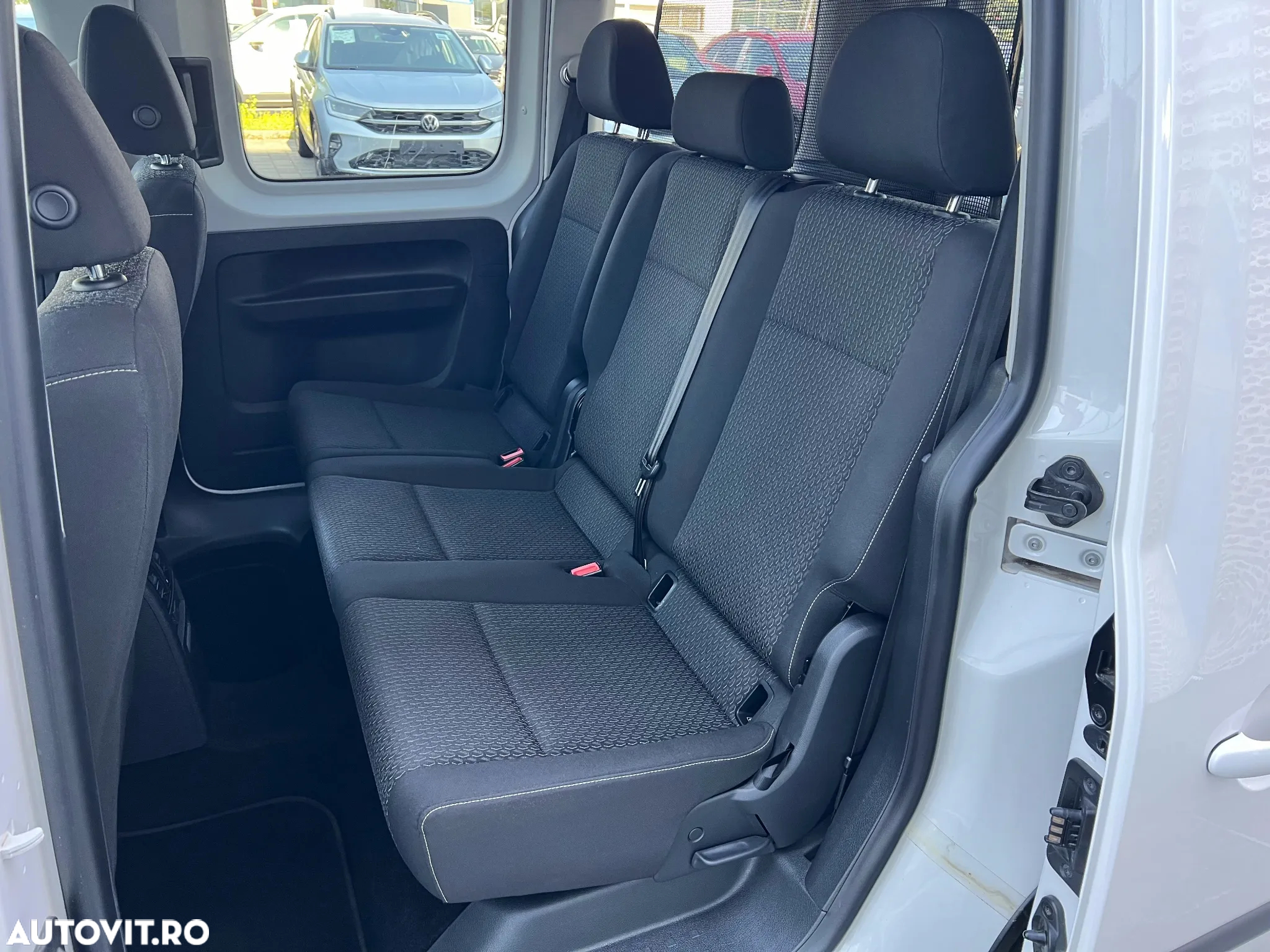 Volkswagen Caddy 2.0 TDI DSG - 9