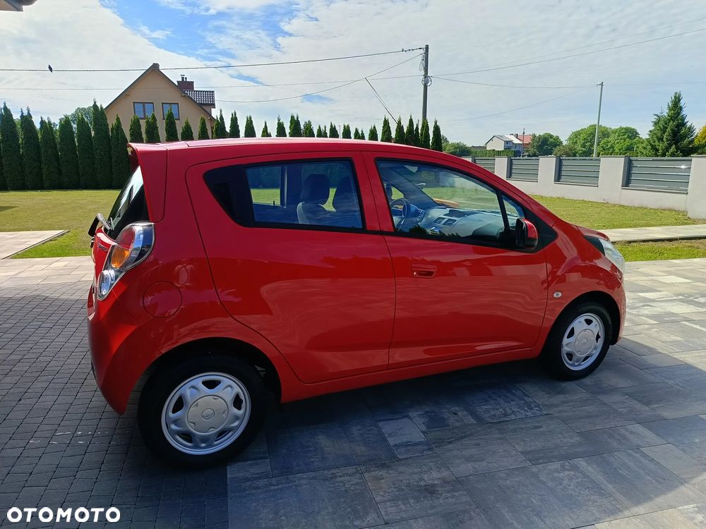 Chevrolet Spark 1.0 + - 8