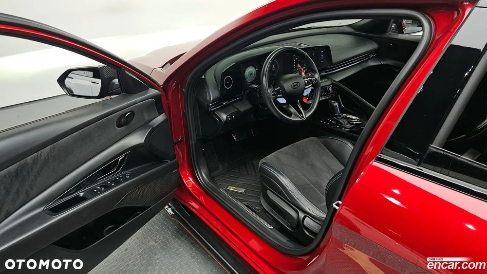 Hyundai Elantra - 10
