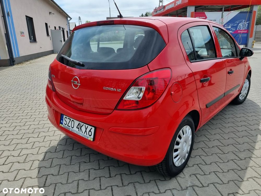 Opel Corsa 1.2 16V Essentia - 9