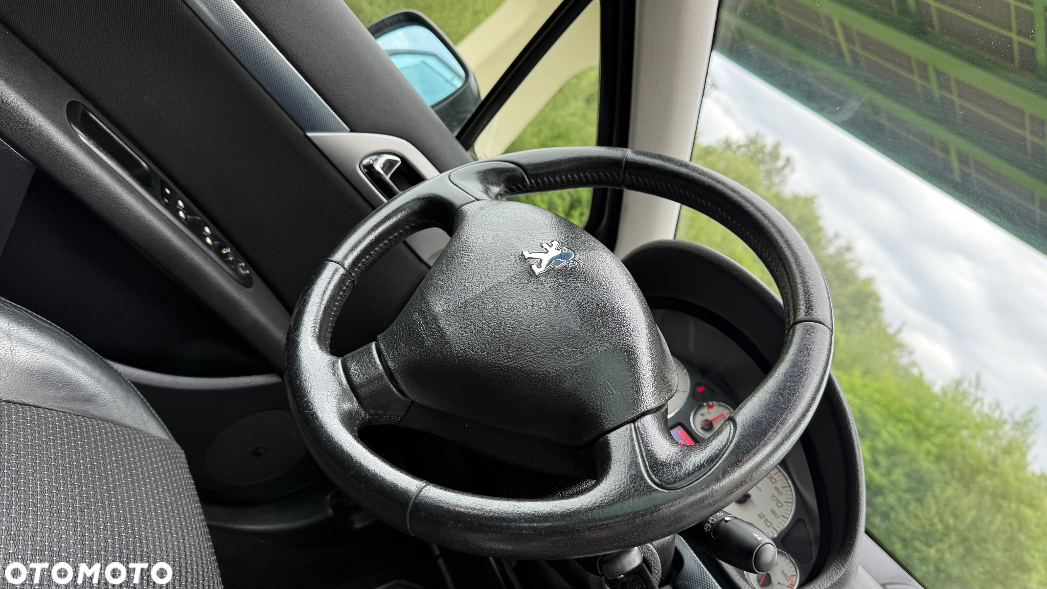 Peugeot 407 SW HDi 135 JBL - 24