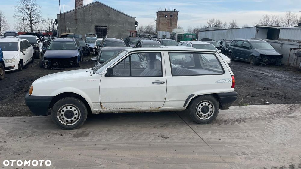 Volkswagen Polo   Na Części Kolor : L90E - 2