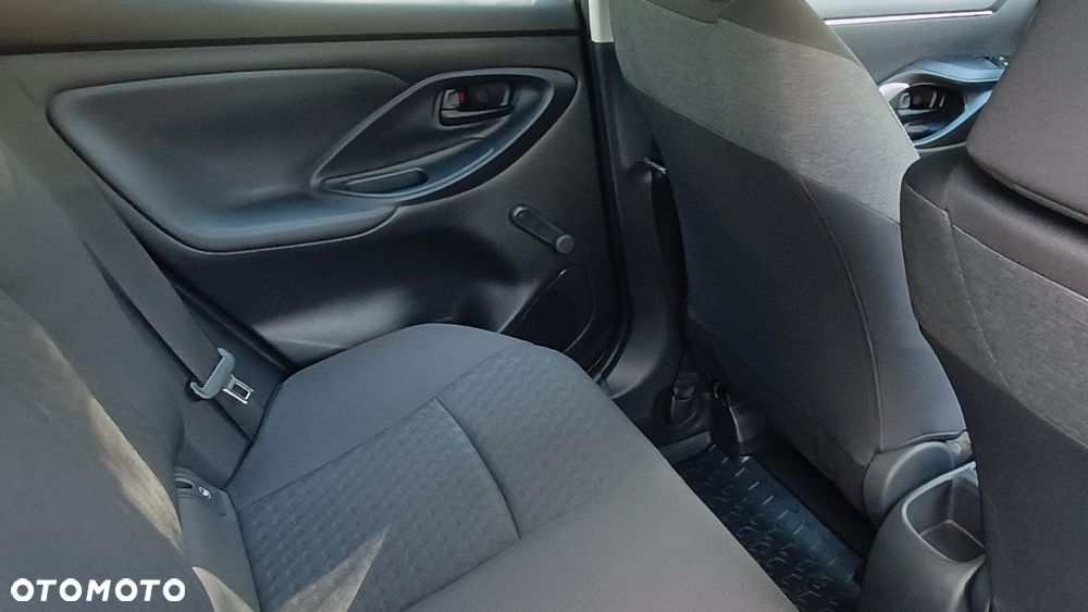 Toyota Yaris 1.5 Comfort CVT - 12