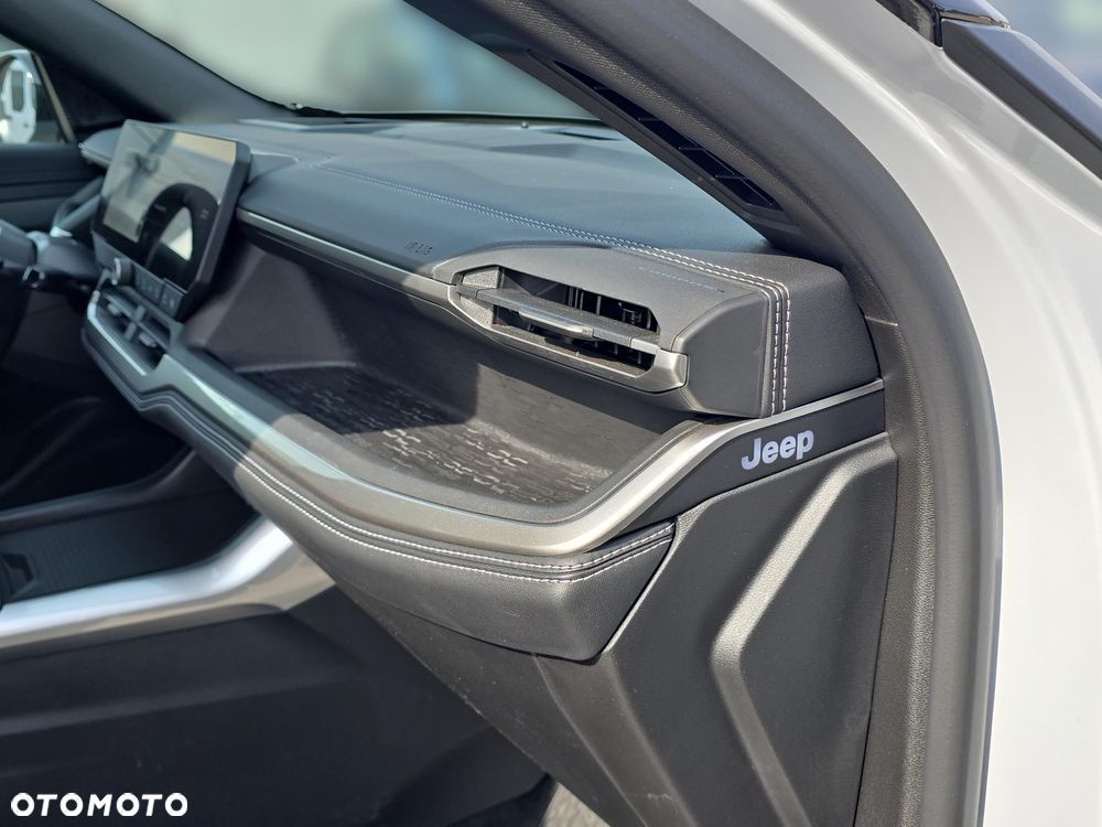 Jeep Compass 1.2 T3 mHEV First Edition FWD DCT - 24