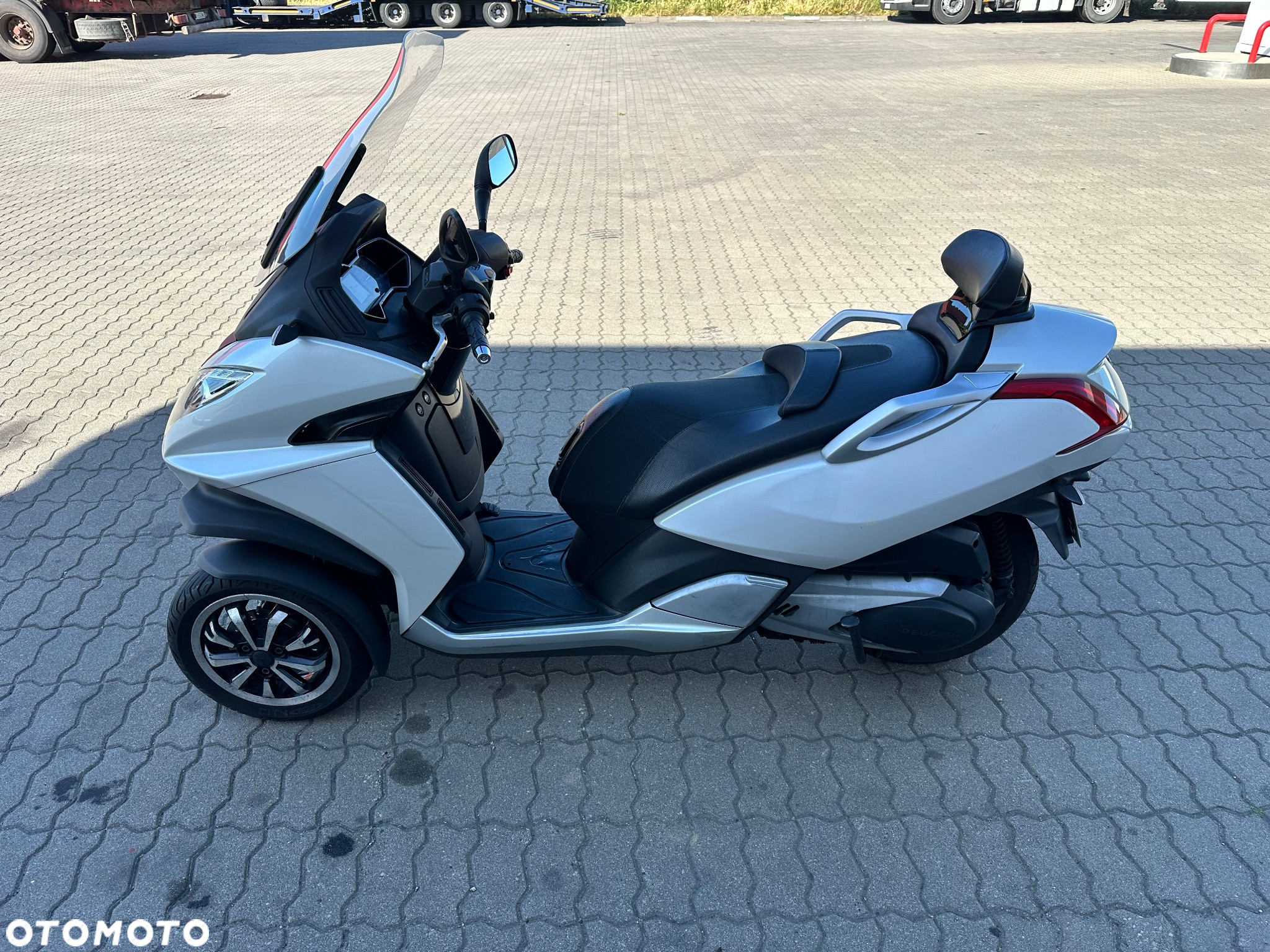 Peugeot Metropolis - 3