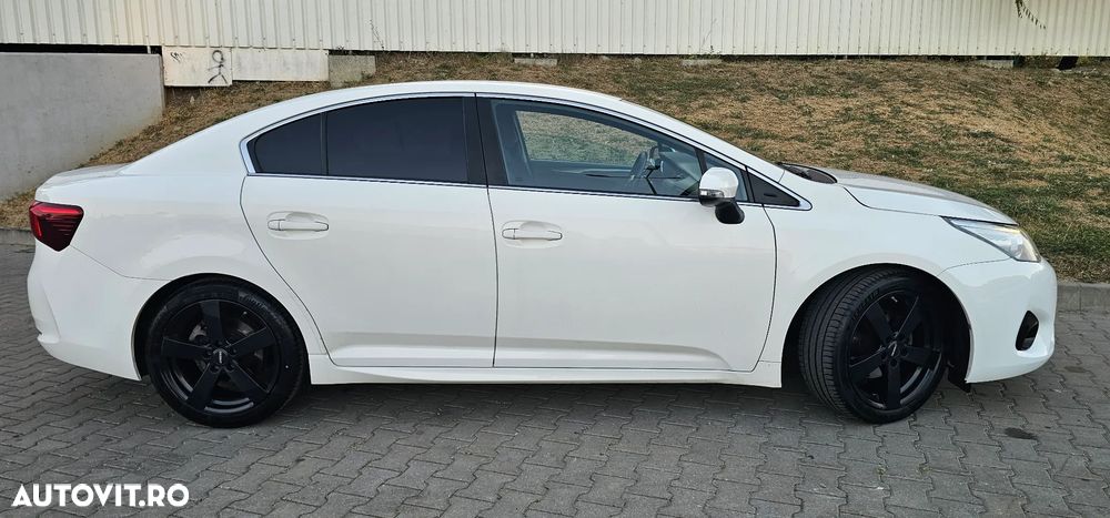 Toyota Avensis - 11