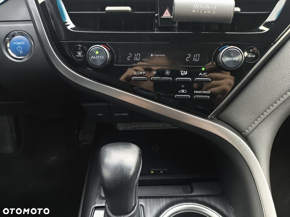 Toyota Camry 2.5 Hybrid Executive CVT - 20