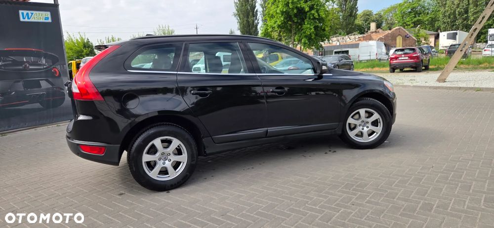 Volvo XC 60 D4 Geartronic Momentum - 16