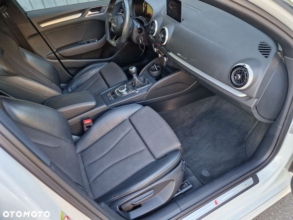 Audi A3 Sportback - 12