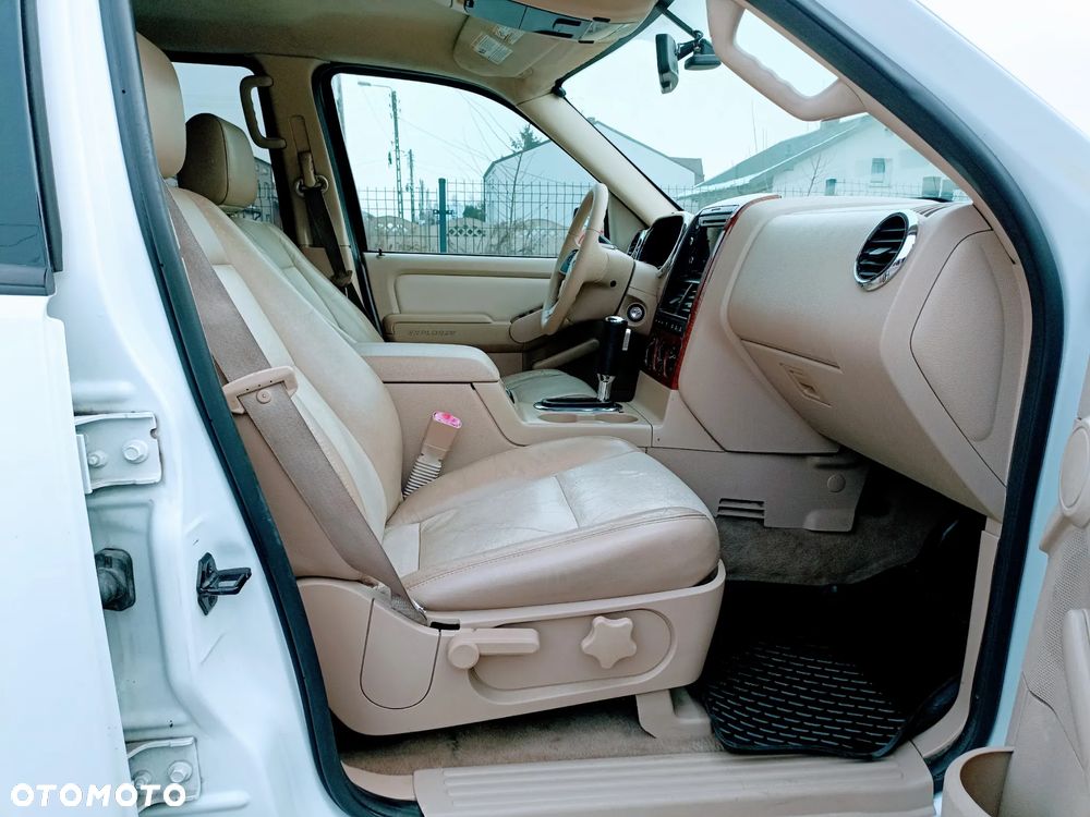 Ford Explorer 4.0 4WD - 16