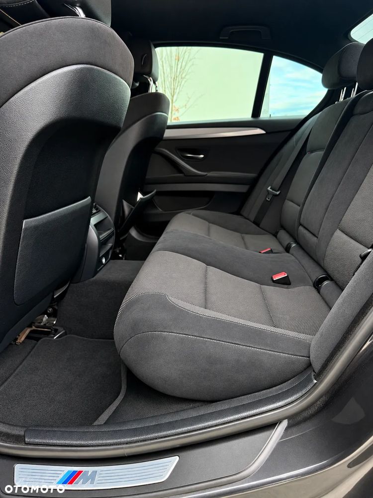 BMW Seria 5 525d xDrive - 18