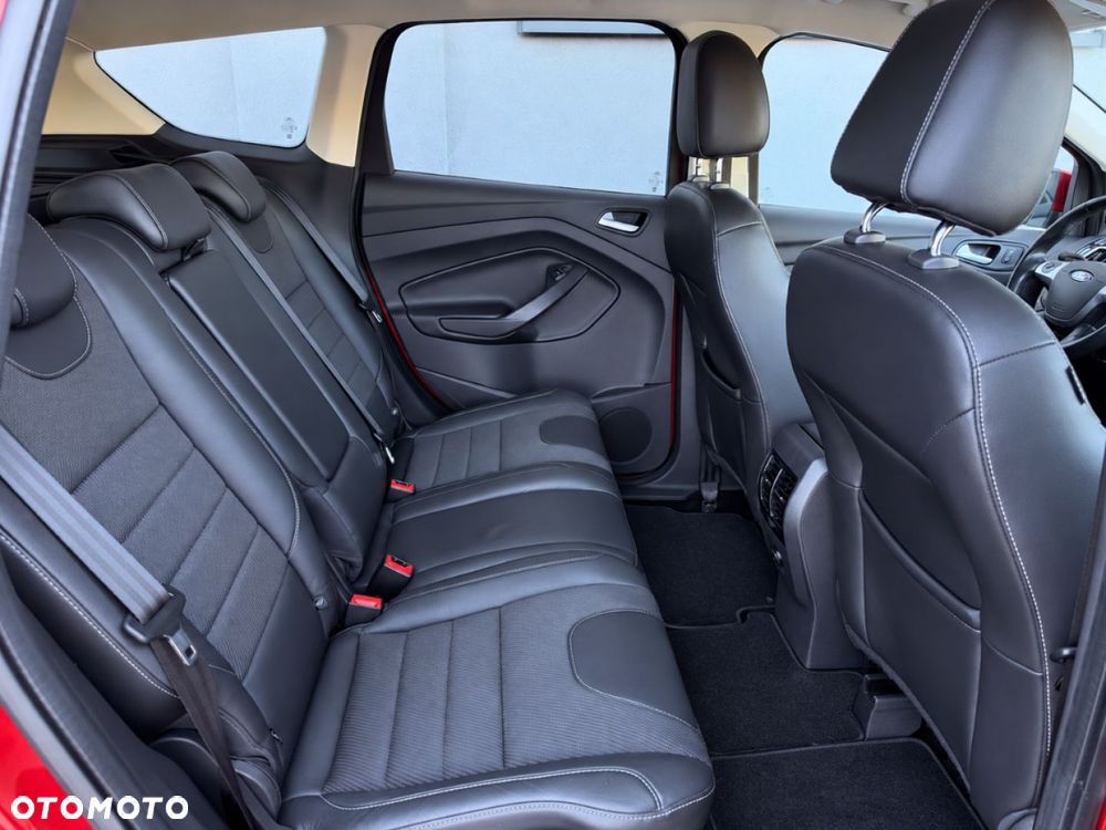 Ford Kuga 1.5 EcoBoost 2x4 Titanium - 35