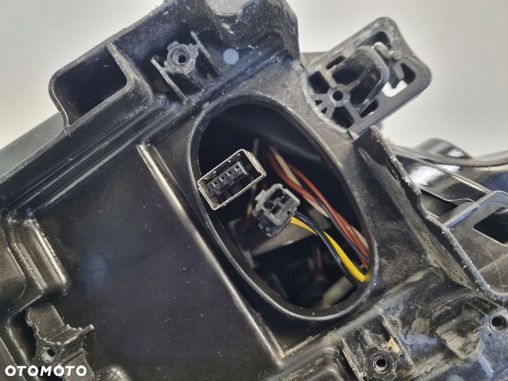 LAMPA PRAWA Volvo S80 II V70 III XC70 II PRZEDNIA PRAWY PRZÓD europa - 10