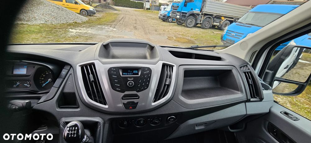 Ford Transit - 19