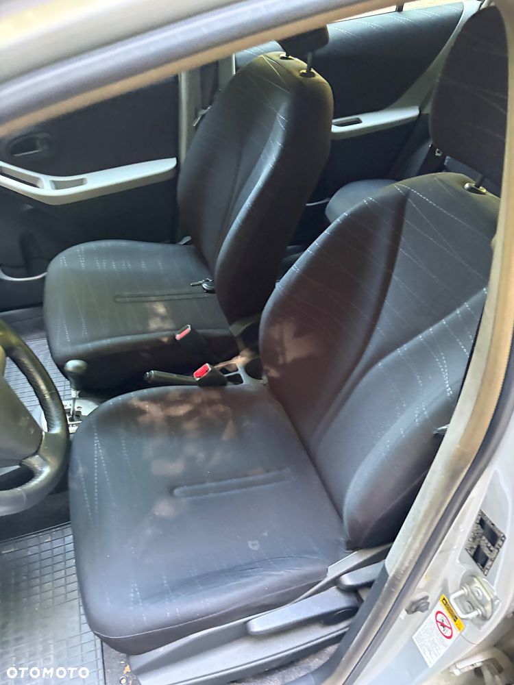 Toyota Yaris 1.3 Sol - 6