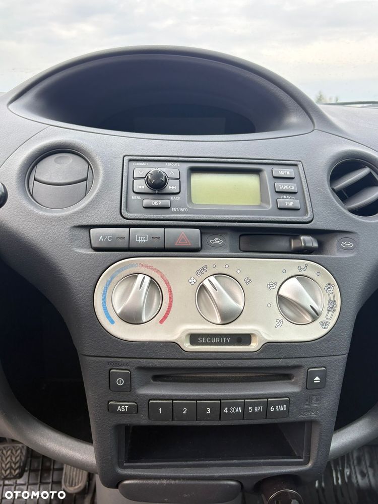 Toyota Yaris 1.3 Luna - 7